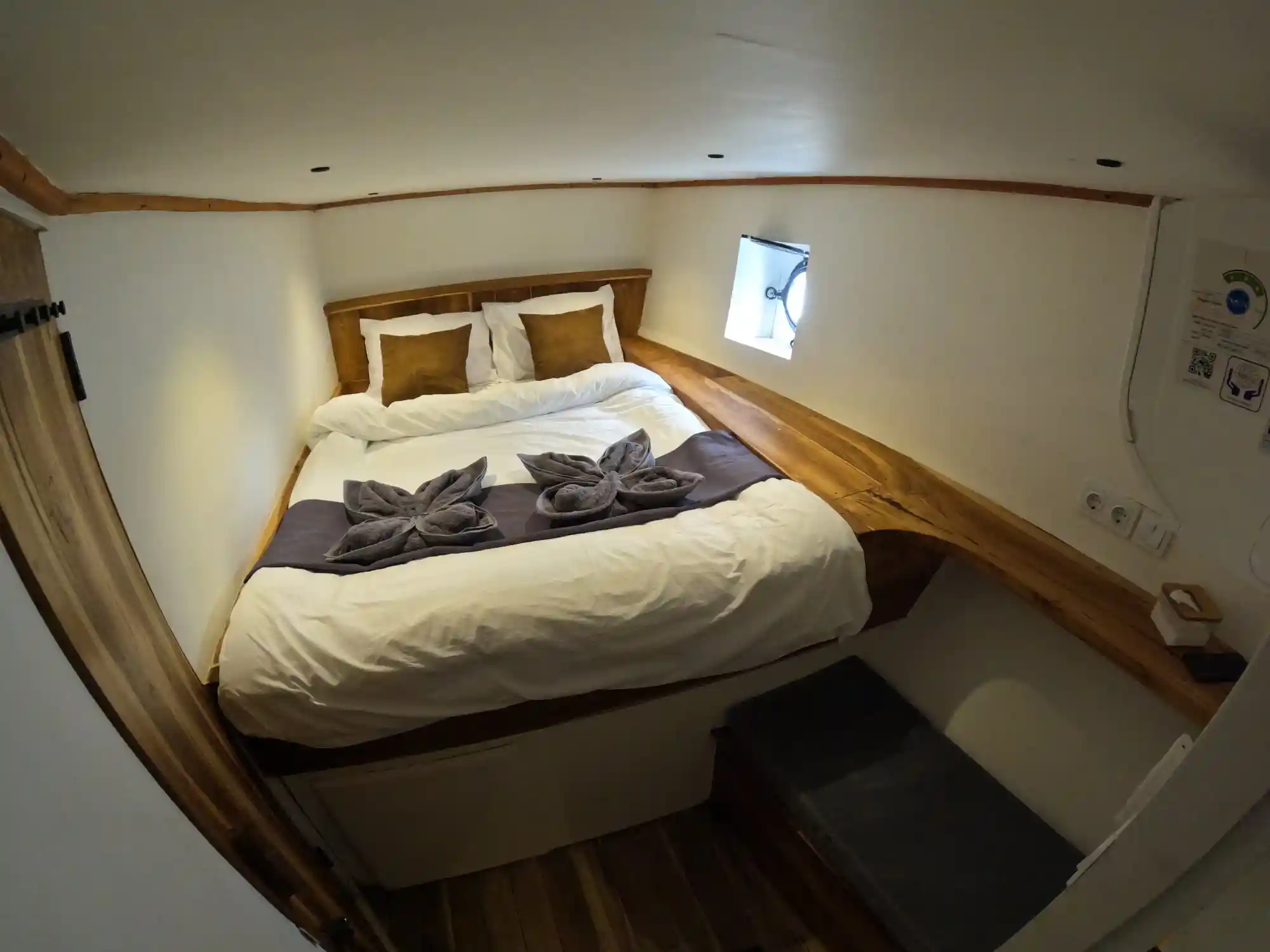 2-superior-cabin-lanakila-cruise