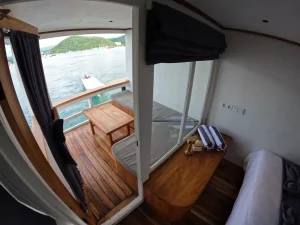 3-view-balcony-master-cabin-lanakila-cruise