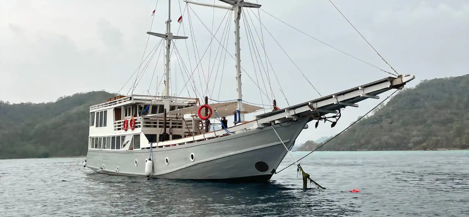 Lanakila-Cruise-komodo dreamland tour 2 - Copy