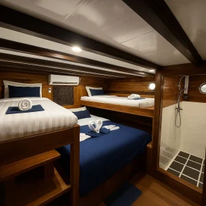 Lagoon-room-komodo dreamland tour 3