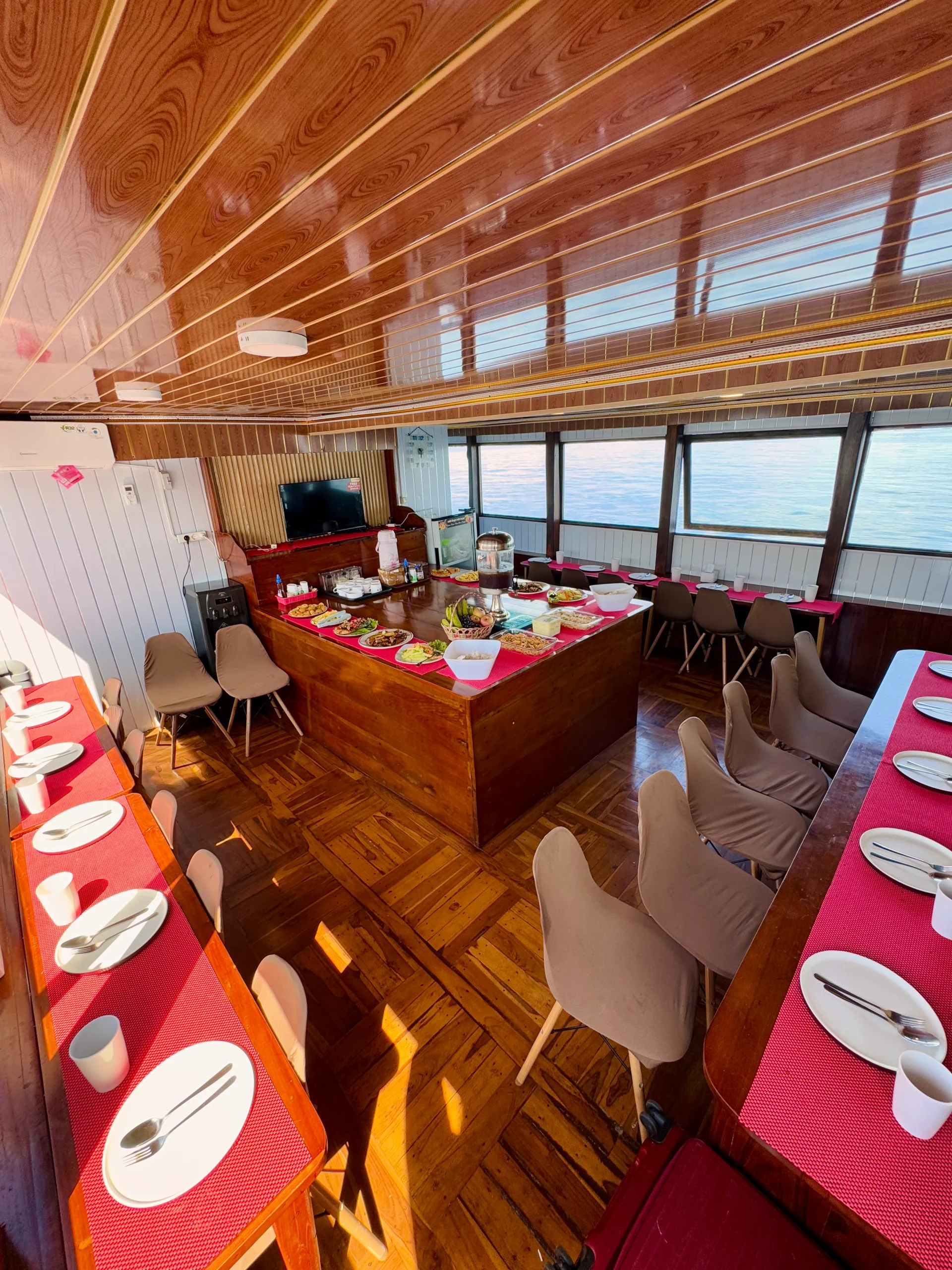 Dinning room Princess Nabila Komodo Dreamland Tour 1