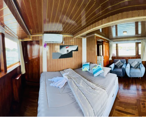 Jawa Cabin Princess Nabila Komodo Dreamland Tour 1