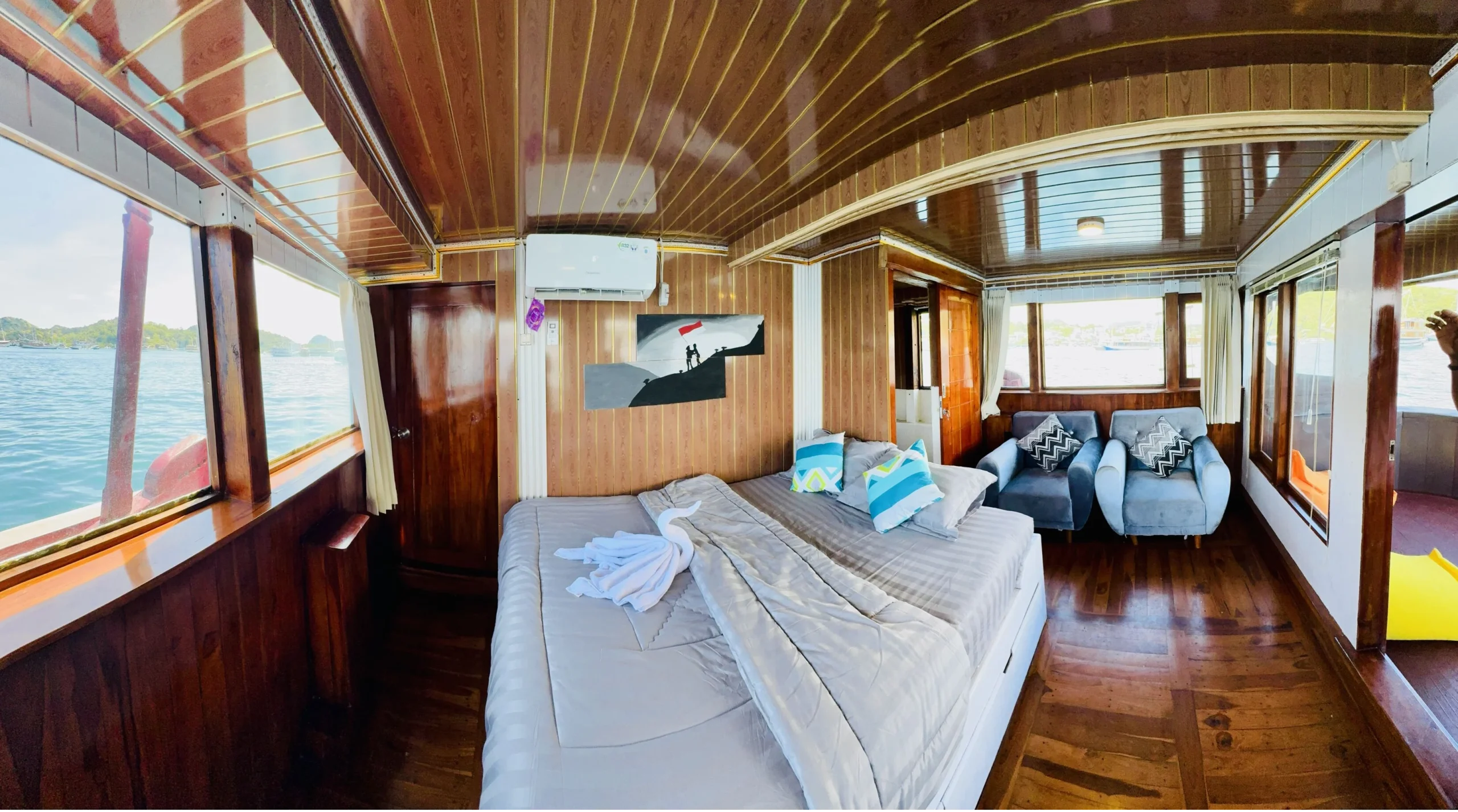 Jawa Cabin Princess Nabila Komodo Dreamland Tour 1