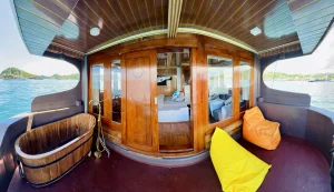 Jawa Cabin Princess Nabila Komodo Dreamland Tour 2