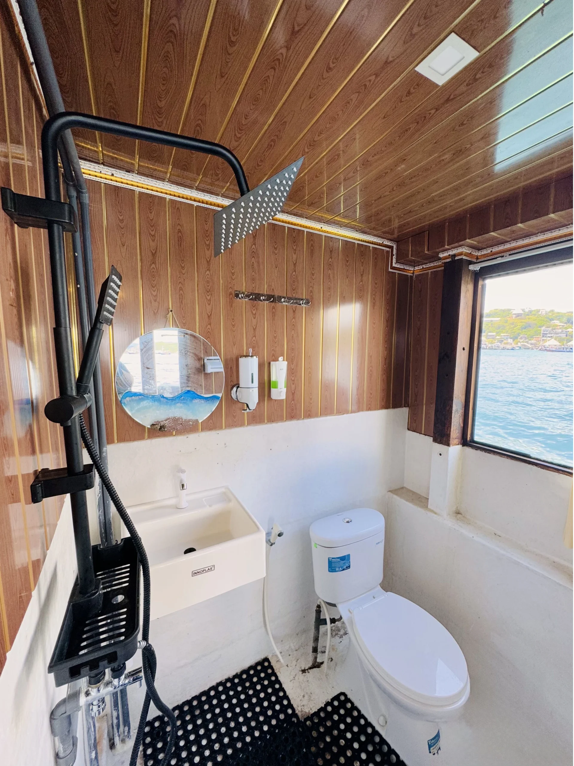 Jawa Cabin Princess Nabila Komodo Dreamland Tour 4