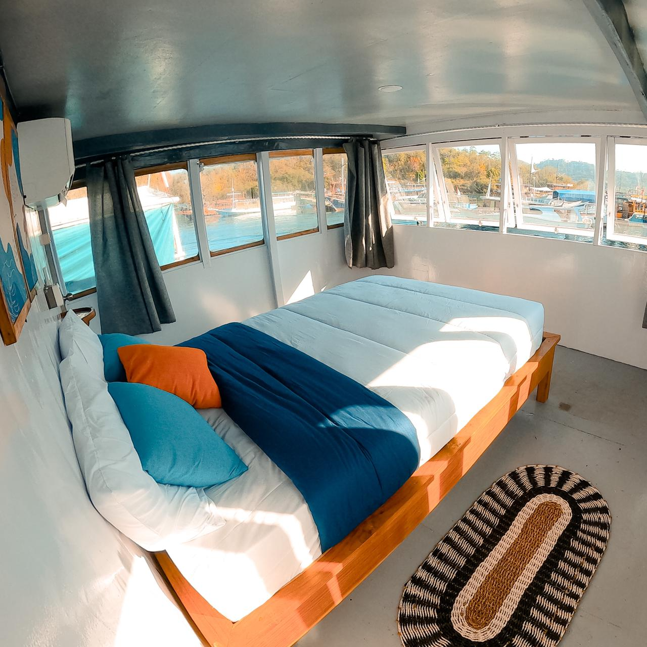 Master cabin Bombana 1 boat komodo dreamland tour 2