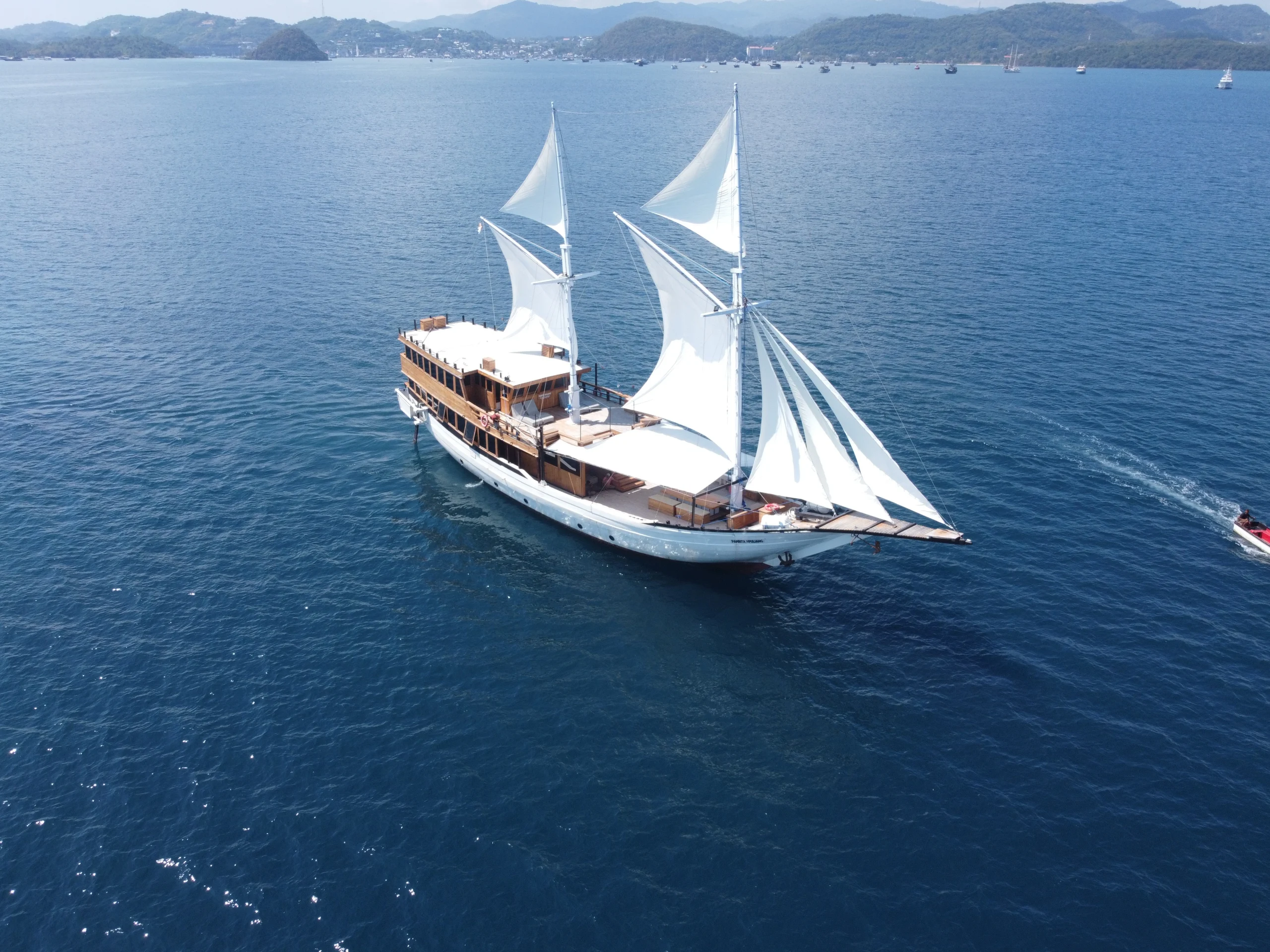 Panrita phinisi komodo Liveaboard - Exterior Komodo Dreamland Tour 2