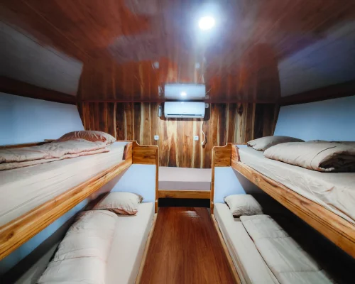 Shared Cabin El Ashar Komodo Liveaboard Komodo Dreamland Tour 3