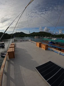 top-deck-lanakila-cruise Komodo Dreamland Tour
