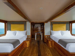 Aurea Cabin Naturalia Phinisi Boat Komodo Dreamland Tour 1