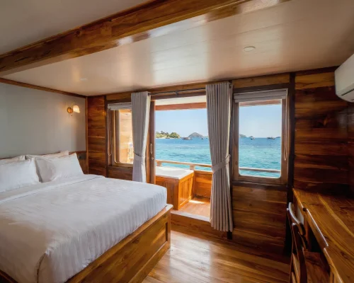 Azure Cabin Naturalia Phinisi Boat Komodo Dreamland Tour 1