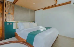 Deluxe Cabin Marea Phinisi Boat Komodo - Komodo Dreamland Tour 1