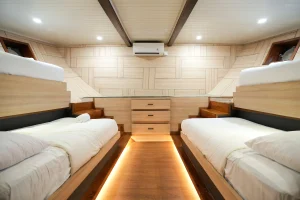 Kelimutu Cabin Mosalaki Komodo Liveaboard Komodo Dreamland Tour 2