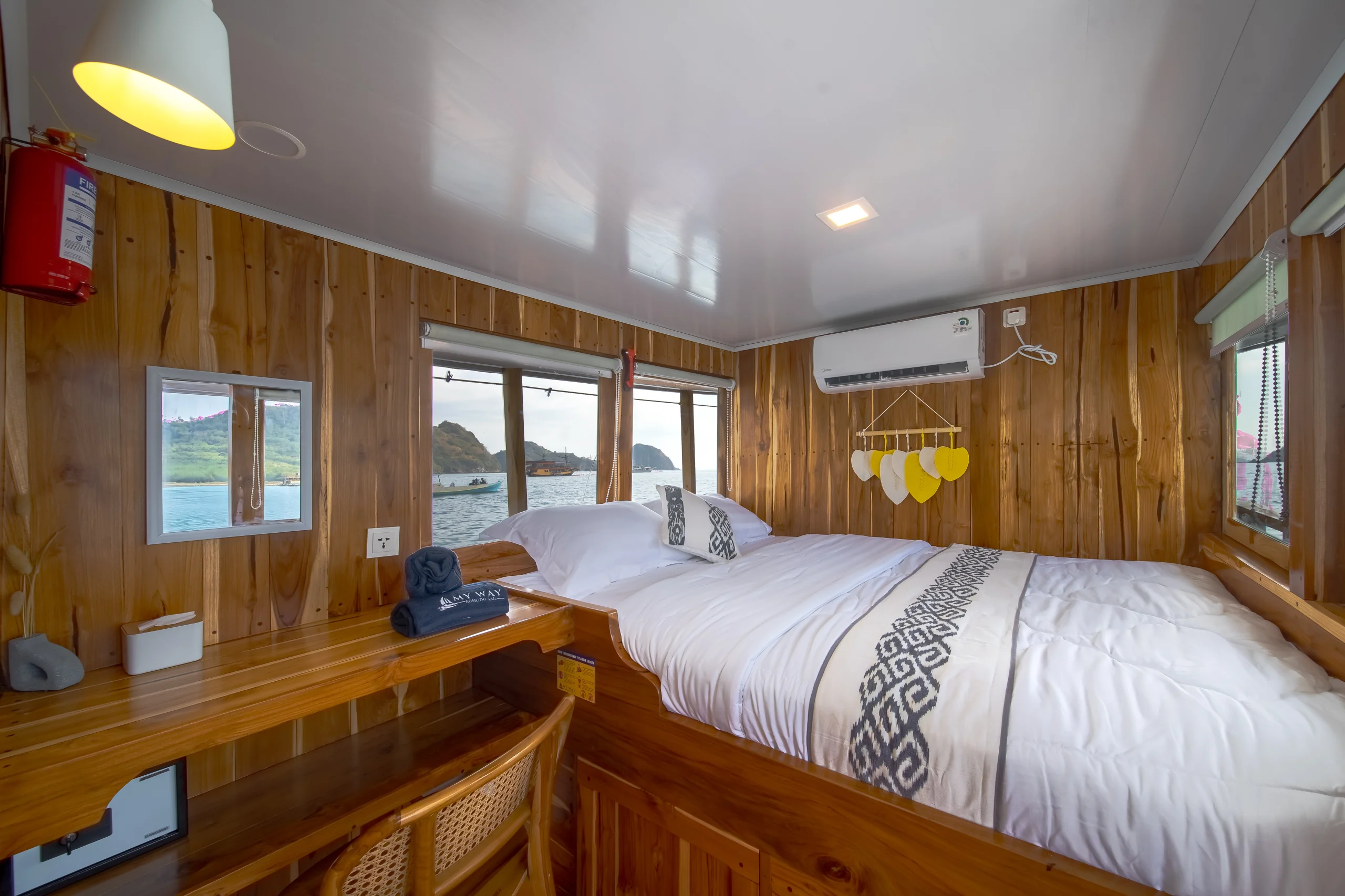 Private Cabin Aerwyna My way komodo liveaboard - Komodo dreamland tour 2
