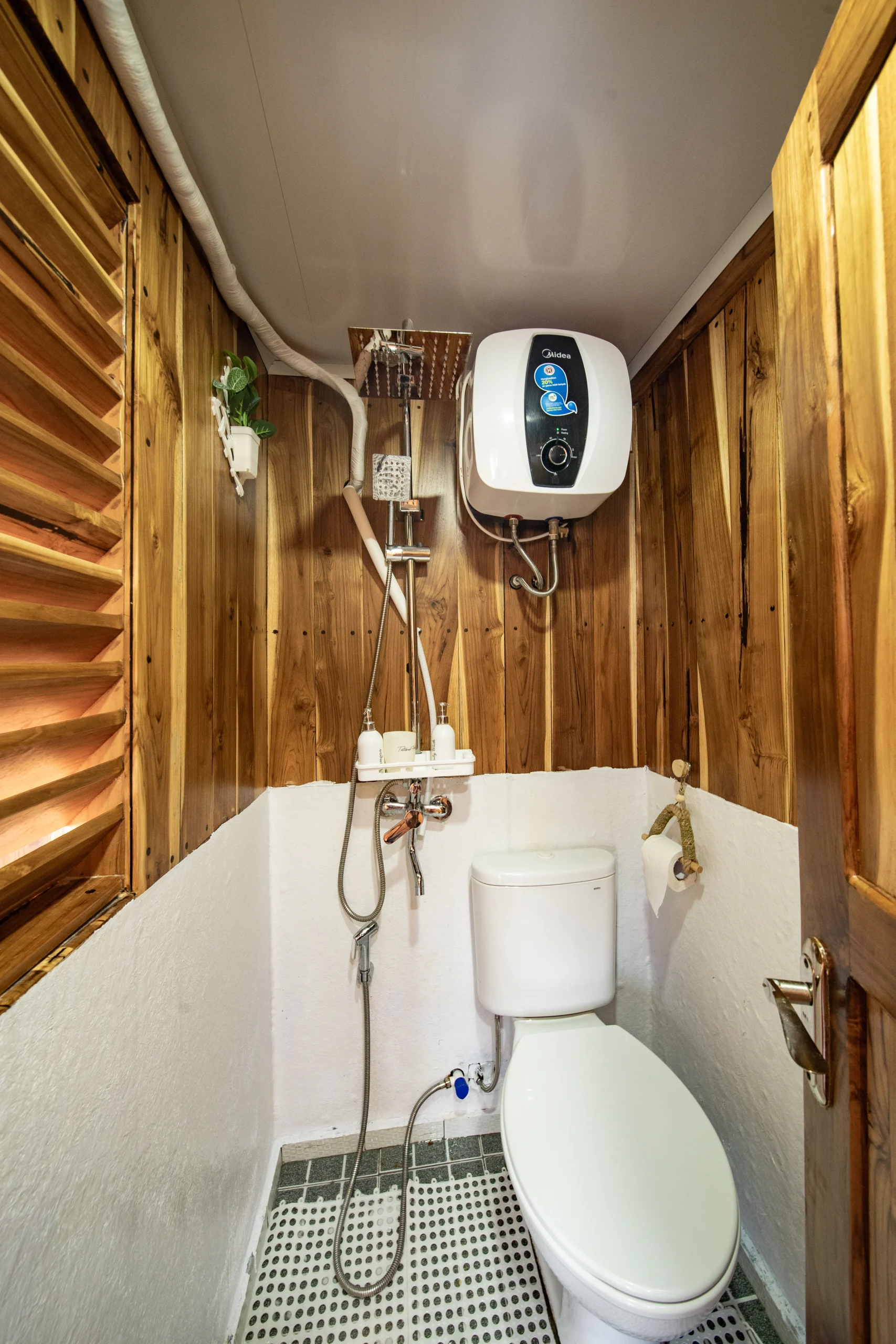 Private Cabin Dylan My way komodo liveaboard - Komodo dreamland tour 1