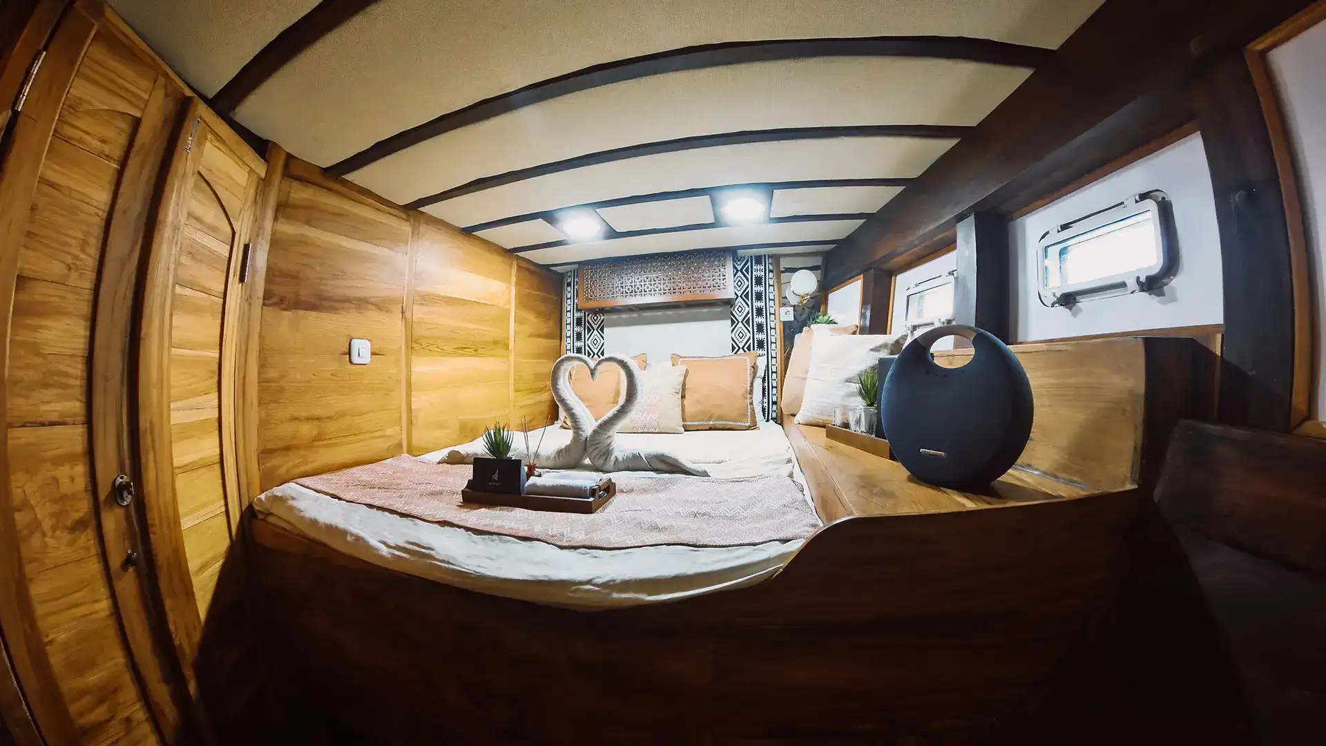 Private Cabin Navila Komodo Liveaboard - Komodo Dreamland Tour 3