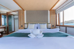 Royal Cabin Marea Phinisi Boat Komodo - Komodo Dreamland Tour 1
