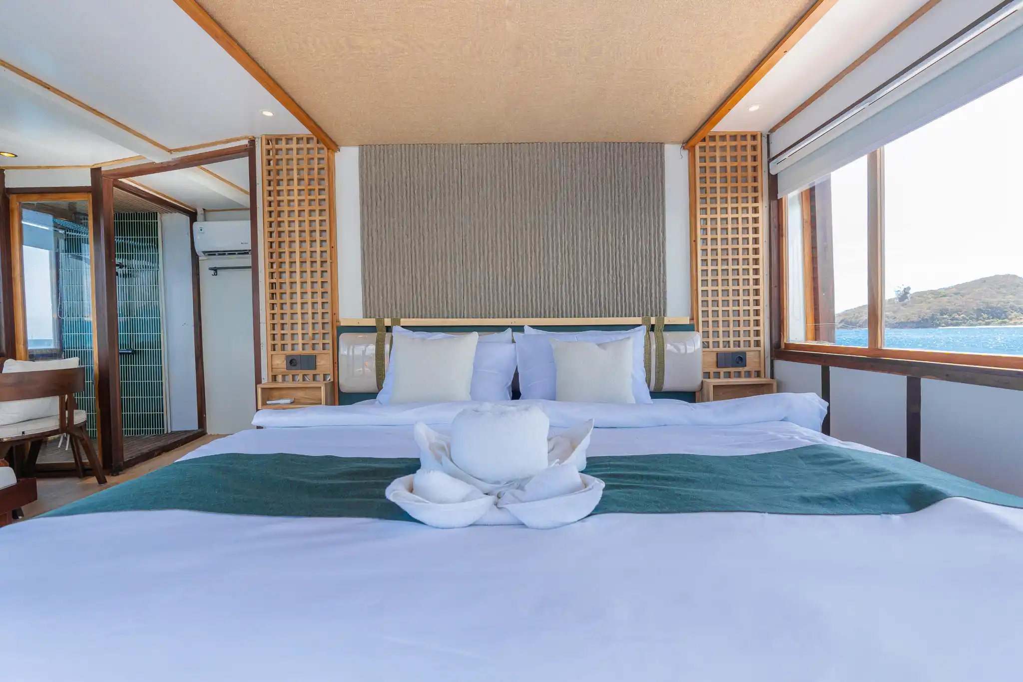 Royal Cabin Marea Phinisi Boat Komodo - Komodo Dreamland Tour 1