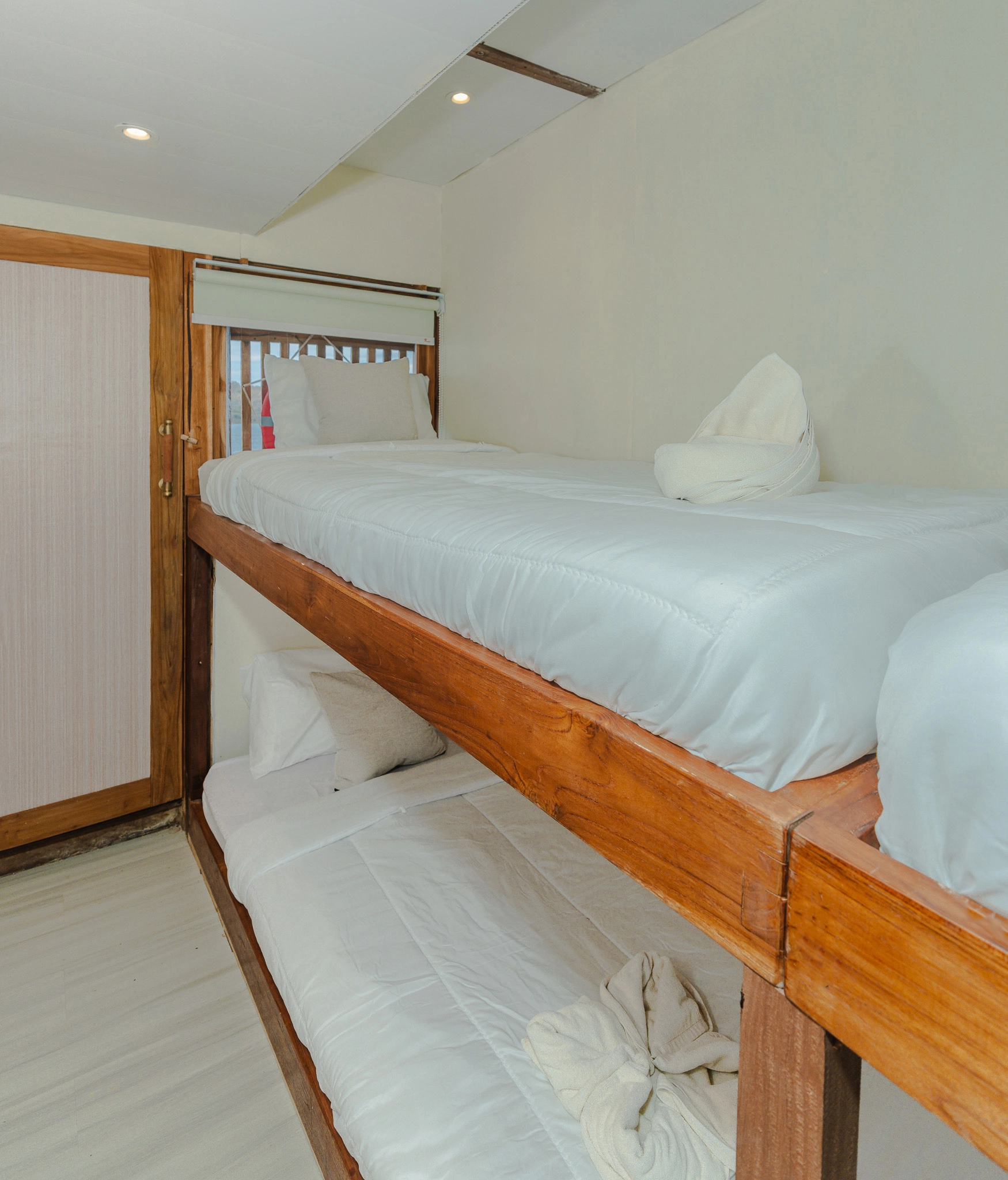 Shared cabin sora phinisi boat komodo dreamland tour 3
