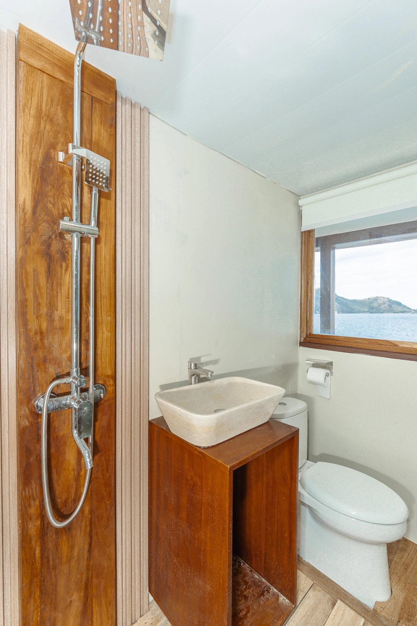 Shared cabin sora phinisi boat komodo dreamland tour 4