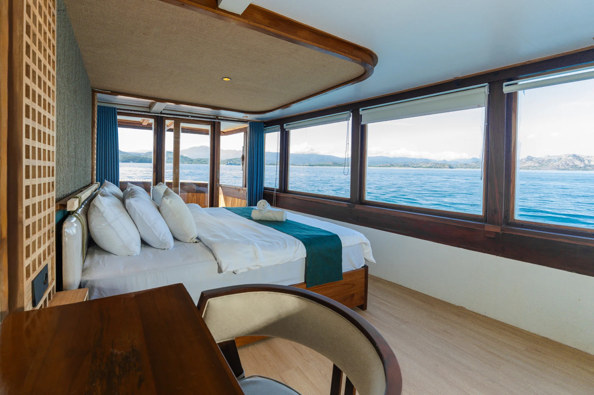 Signature Cabin Marea Phinisi Boat Komodo - Komodo Dreamland Tour 2