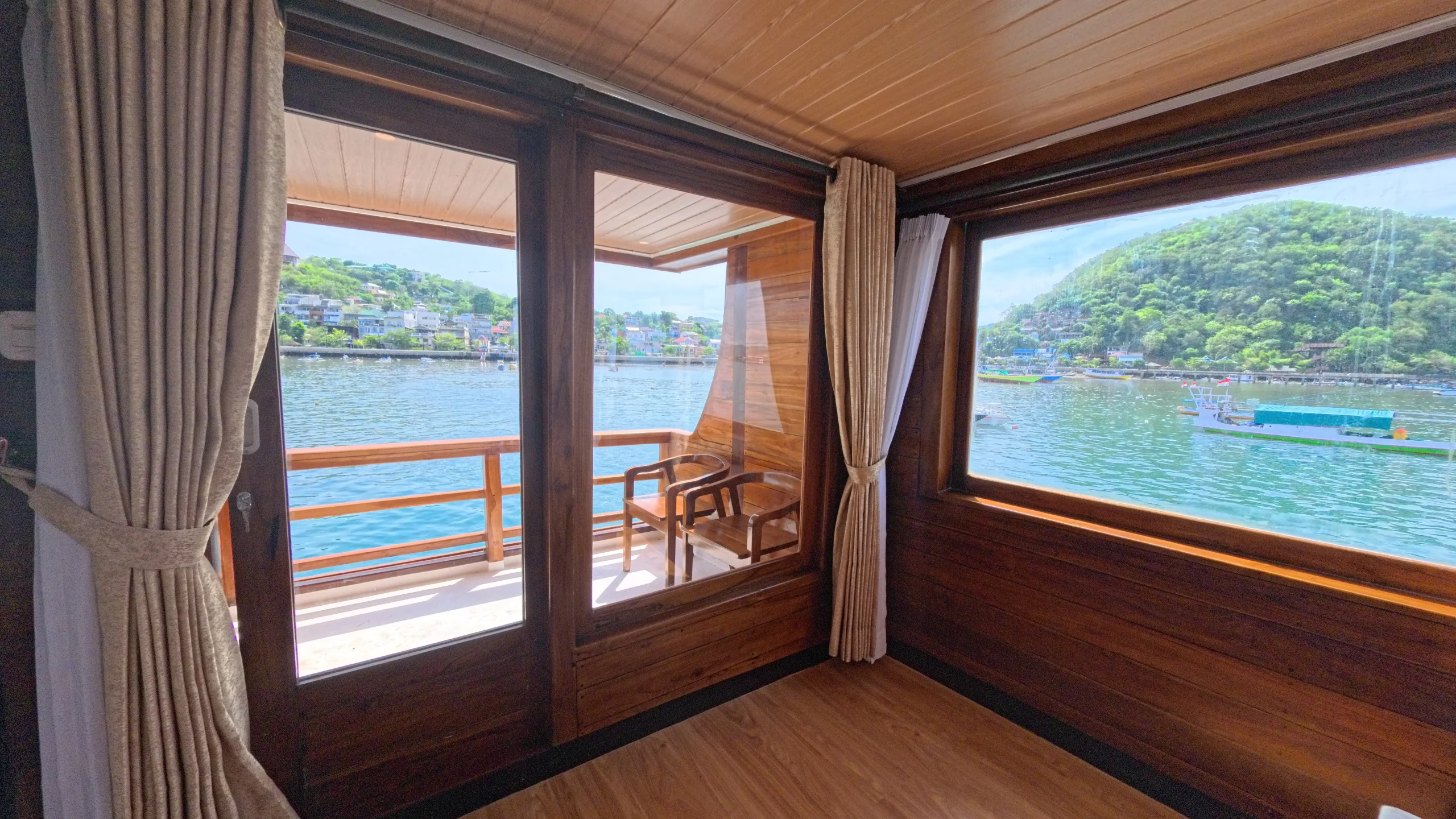 Suite Panoramic Balcony - Arfisyana Indah 02 - Komodo Dreamland Tour 2