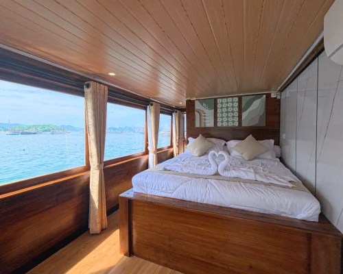Suite Panoramic Balcony - Arfisyana Indah 02 - Komodo Dreamland Tour 4