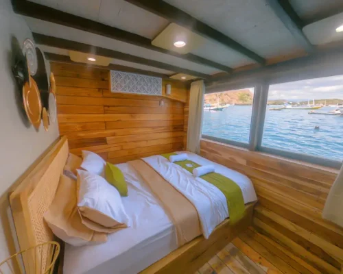 Yumana Deluxe Cabin – Komodo Dreamland Tour 4