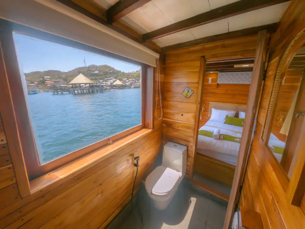 Yumana Deluxe Cabin – Komodo Dreamland Tour 5
