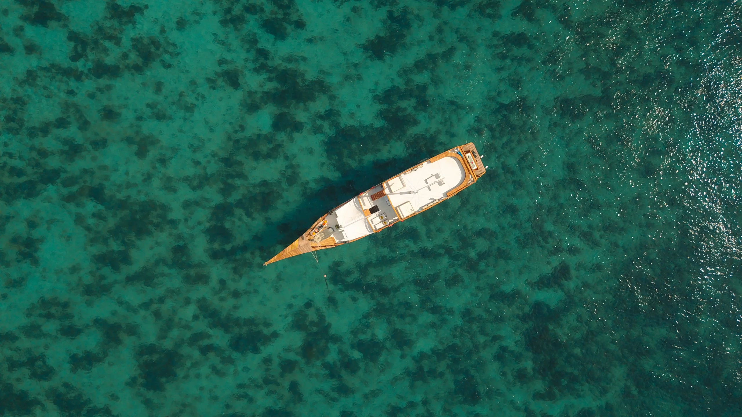 Yumana Phinisi Boat Komodo Dreamland Tour 2