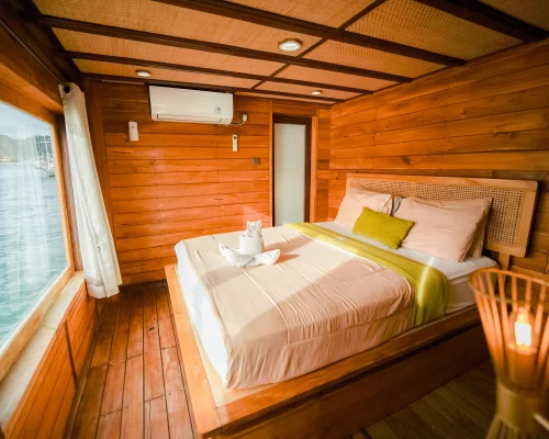 Yumana Signature Cabin – Komodo Dreamland Tour 3