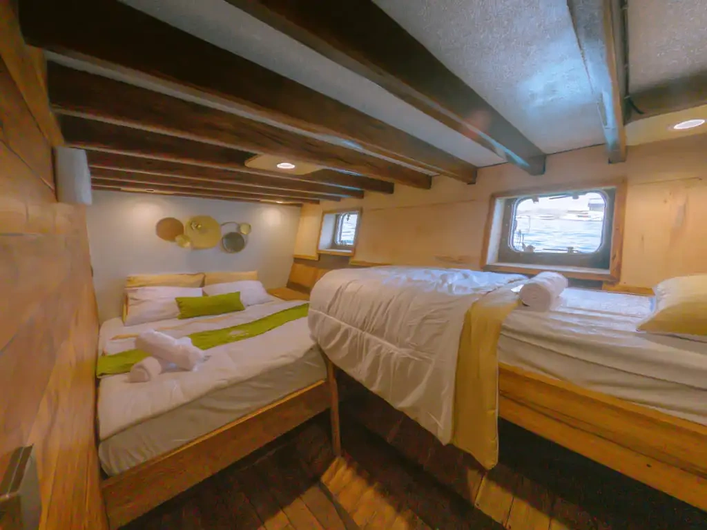 Yumana Superior Cabin – Komodo Dreamland Tour 4