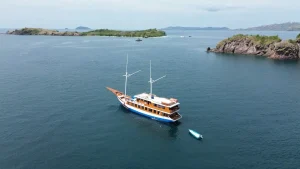 Arfisyana Indah 2 phinisi - Komodo Dreamland Tour 2