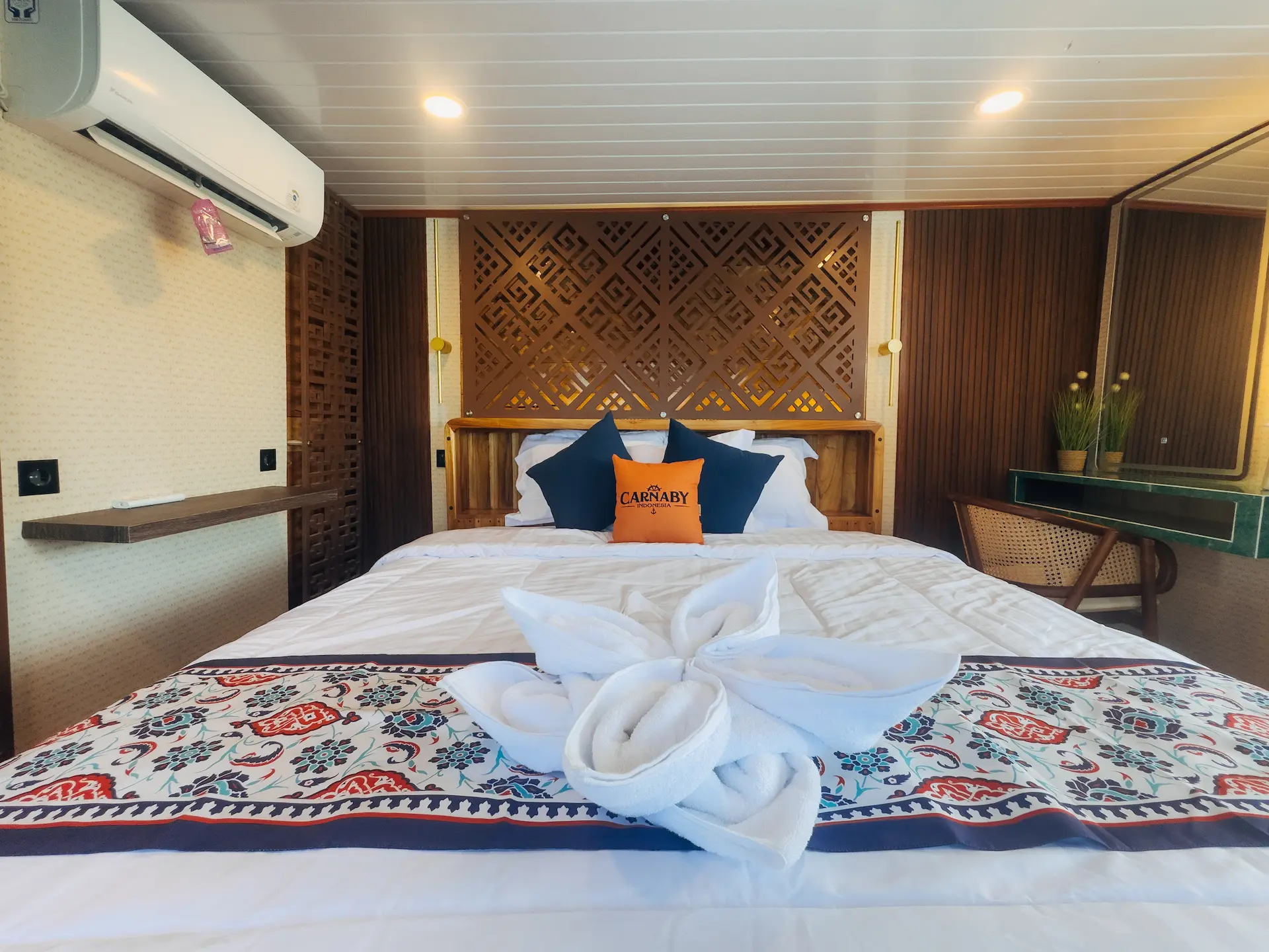 Carnaby II master cabin 4