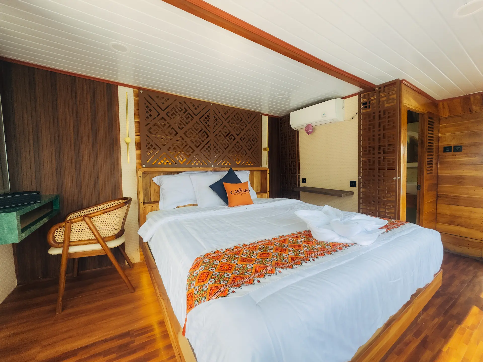 Carnaby II master cabin 5