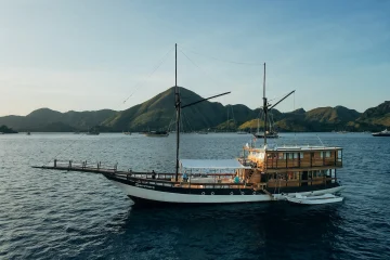 Gammara Phinisi - Luxury Komodo Island Boat Tour & Private Charter Gammara Phinisi Boat - By Komodo Dreamland Tour 3