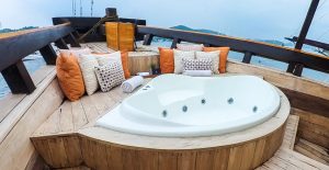 Navila Phinisi Komodo liveaboard - Komodo Dreamland Tour 5