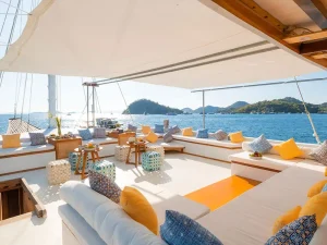 Catnazse Phinisi komodo 5