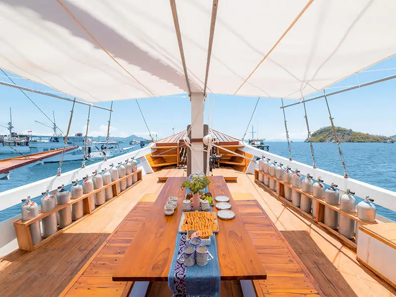 Catnazse Phinisi komodo 6