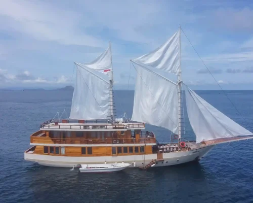 Elrora Phinisi Komodo 4