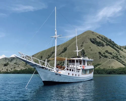 Gajah Putih phinisi 1