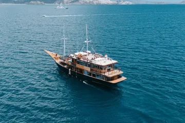 Marea-Phinisi-Boat-Komodo-Komodo-Dreamland-Tour-1