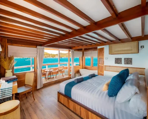 Master Cabin (Santalum 1) 1