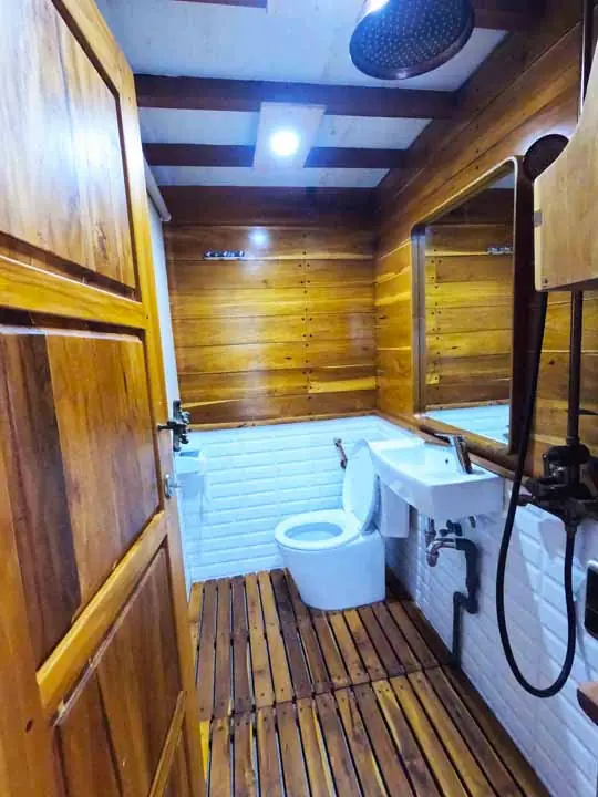 Master Cabin (Santalum 1) 3 (1)