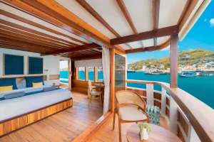 Master Cabin (Santalum 1) 6