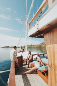 Elbark cruise phinisi Komodo Dreamlabd Tour 12