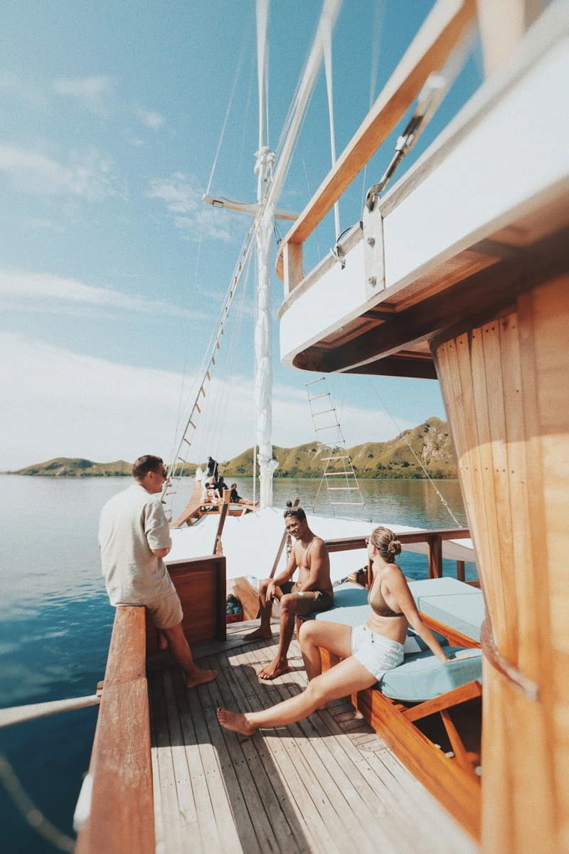 Elbark cruise phinisi Komodo Dreamlabd Tour 12