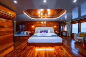 Fortuna Seven angels by Komodo Dreamland Tour 1