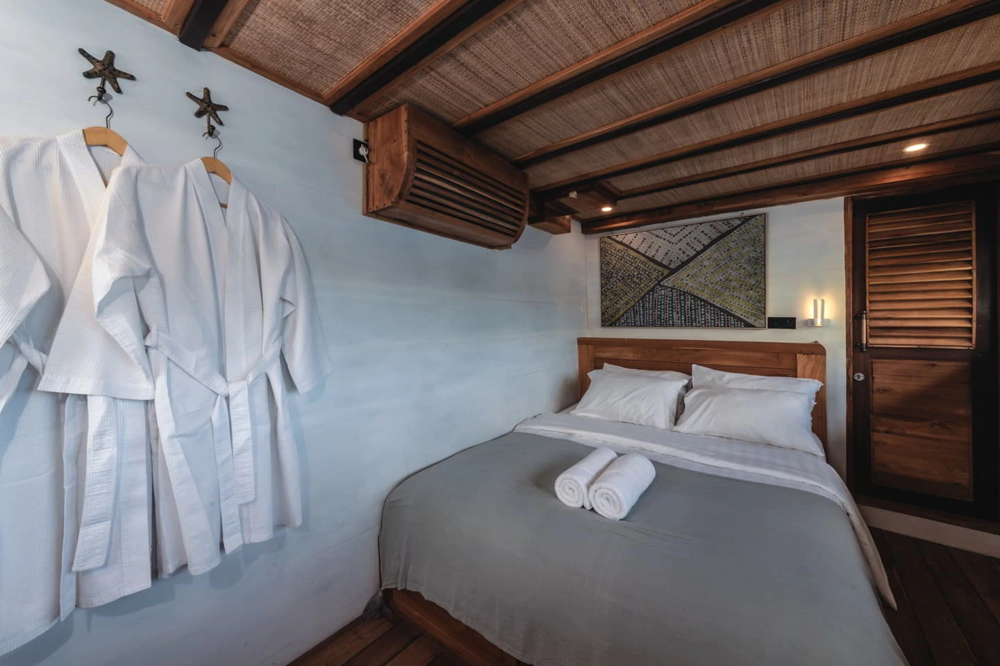 Rote and Selayar Cabin Elbark cruise phinisi komodo 5