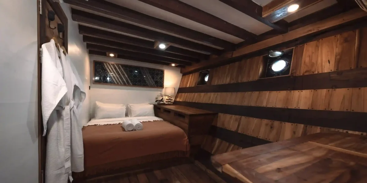 Toraja and Alor Cabin Elbark cruise phinisi komodo 2